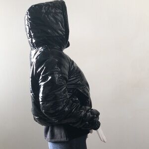 Stylish Liquid Cropped Puffer with Hood